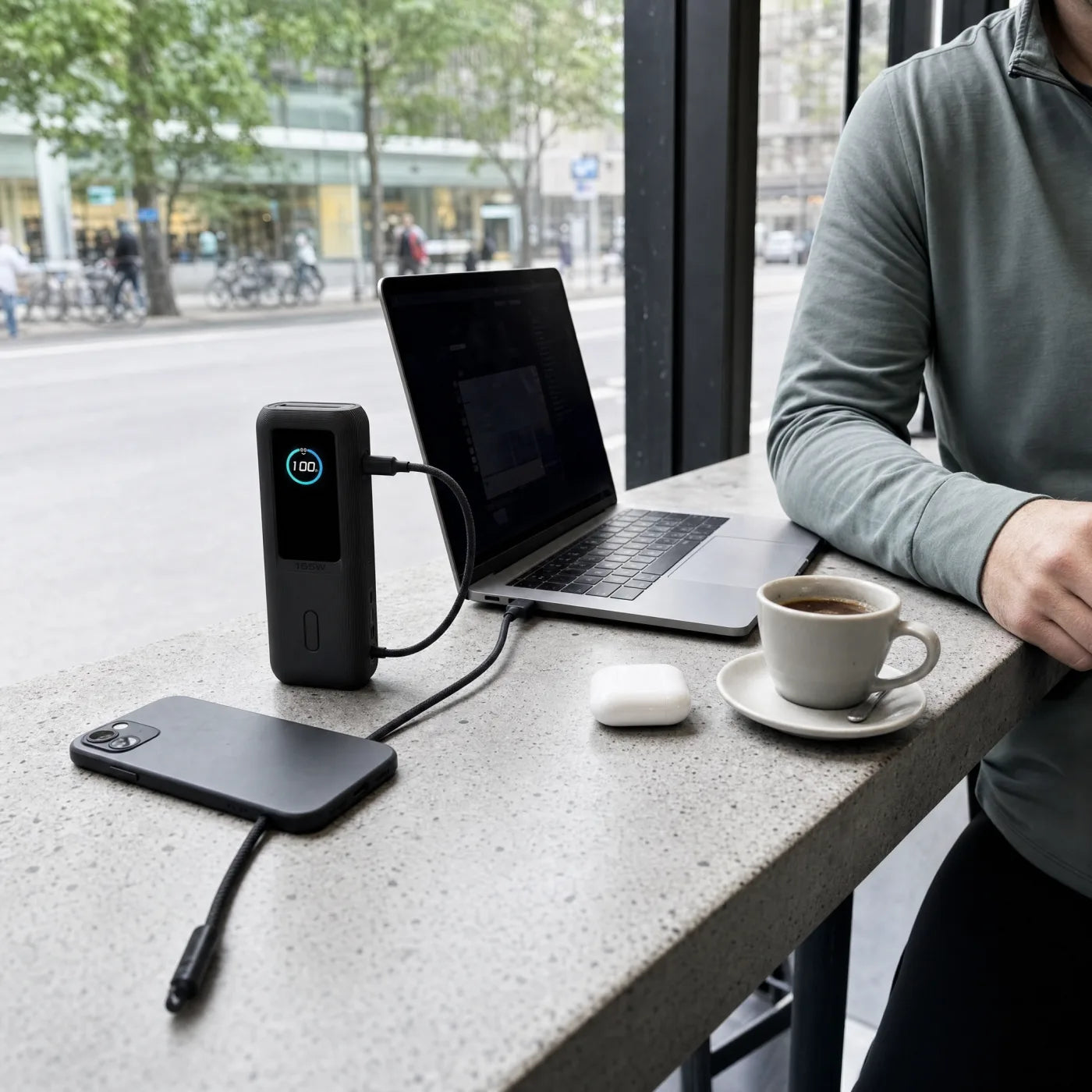 LT04 charging laptop phone and earbuds at once